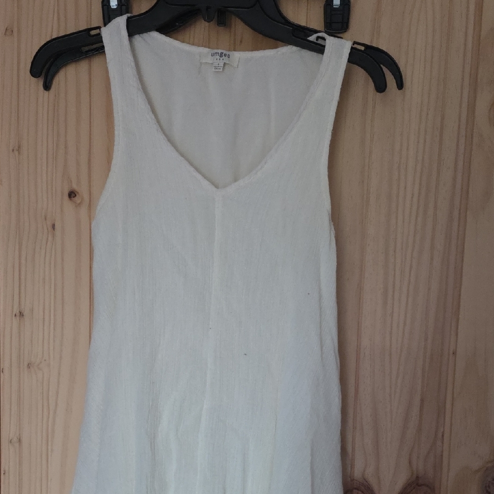 Umgee Cream V-Neck Sleeveless Tank Top